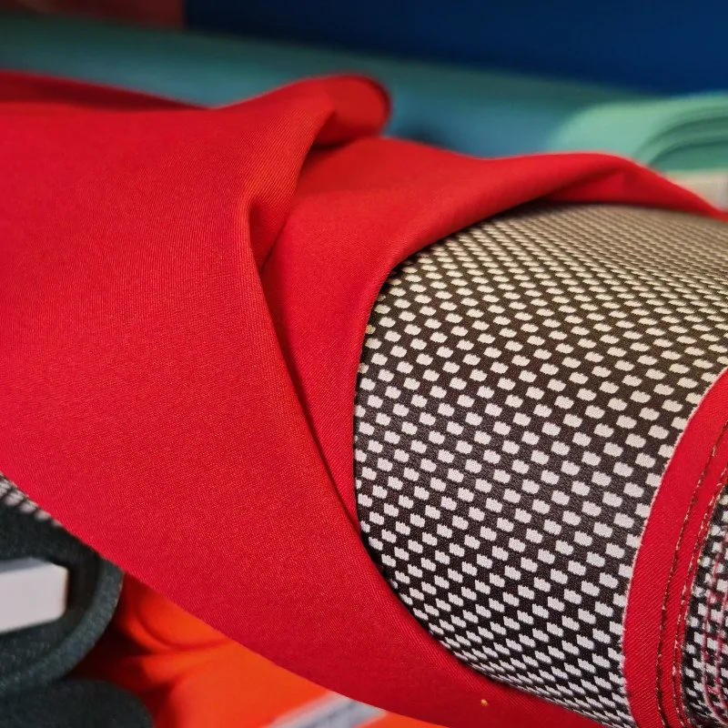 Softshell mesh twill